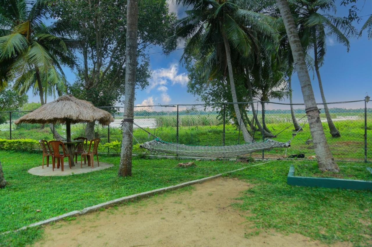 Lake Edge Holiday Inn Tissamaharama Ngoại thất bức ảnh